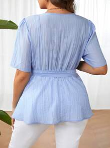 SHEIN Clasi Blusa Plus Size Con Cuello Envolvente Y Cinturón - Azul - Ver 2