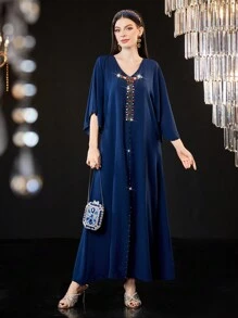 Al Najma Robe À Manches Évasées Et Col En V Décoré De Cristaux