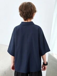 SHEIN 適合8-14歲男孩的休閒散襯寬鬆半袖襯衫,配有領帶 - 藍色 - 查看 3