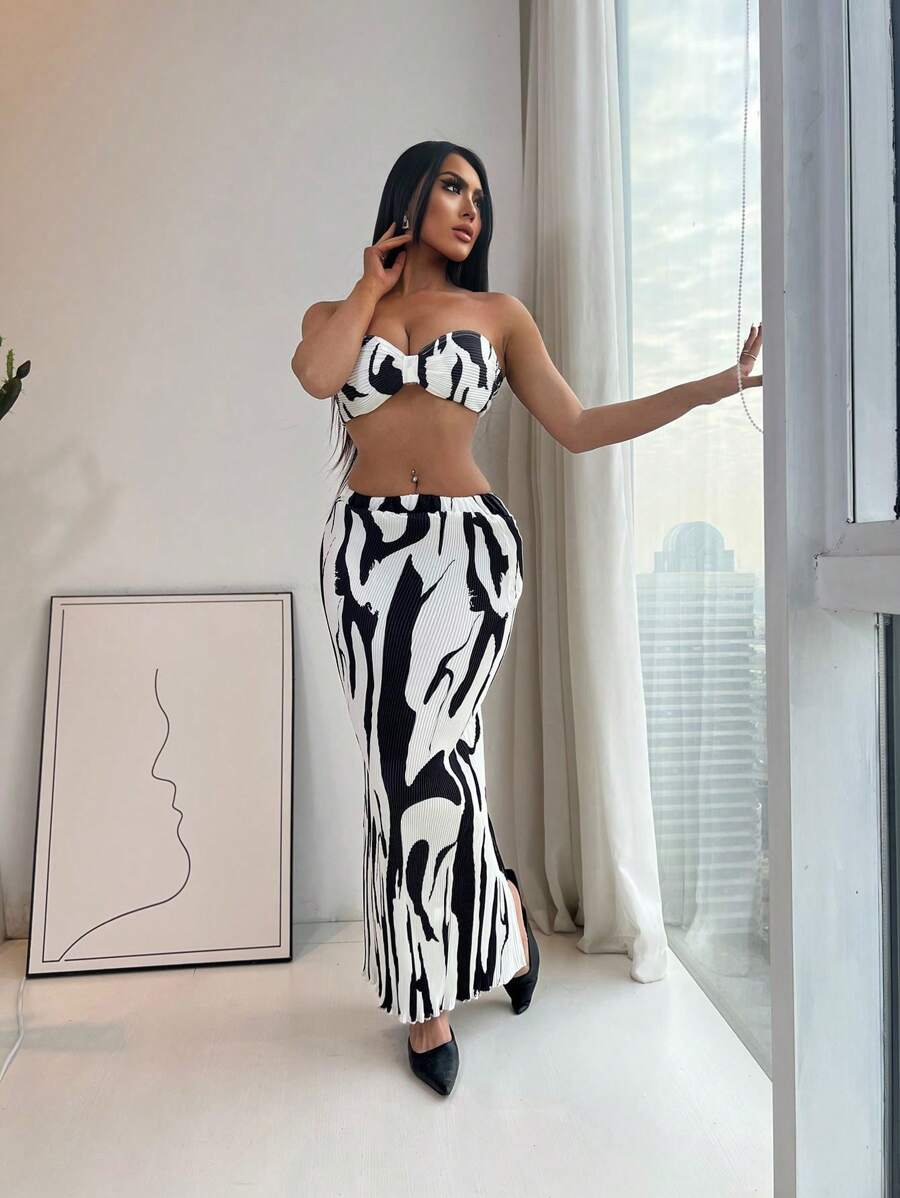 Zolique Women's Slim-Fit Two-Piece Set In Random Print - Black and White - View 1