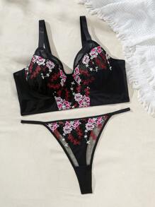 SHEIN Plus Size Embroidered Mesh Bra And Lingerie Lace Thong Set