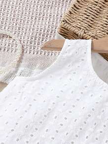 SHEIN Conjunto de 2 piezas para niña con top de tirantes de encaje con cuello redondo y espalda media abierta, y leggings con pantalones cortos de encaje con bordado calado