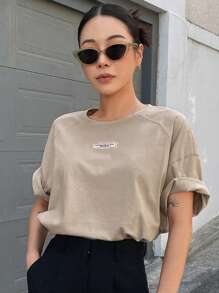 DAZY 字母贴片落肩T恤超大T恤 - 卡其色 - 查看 3