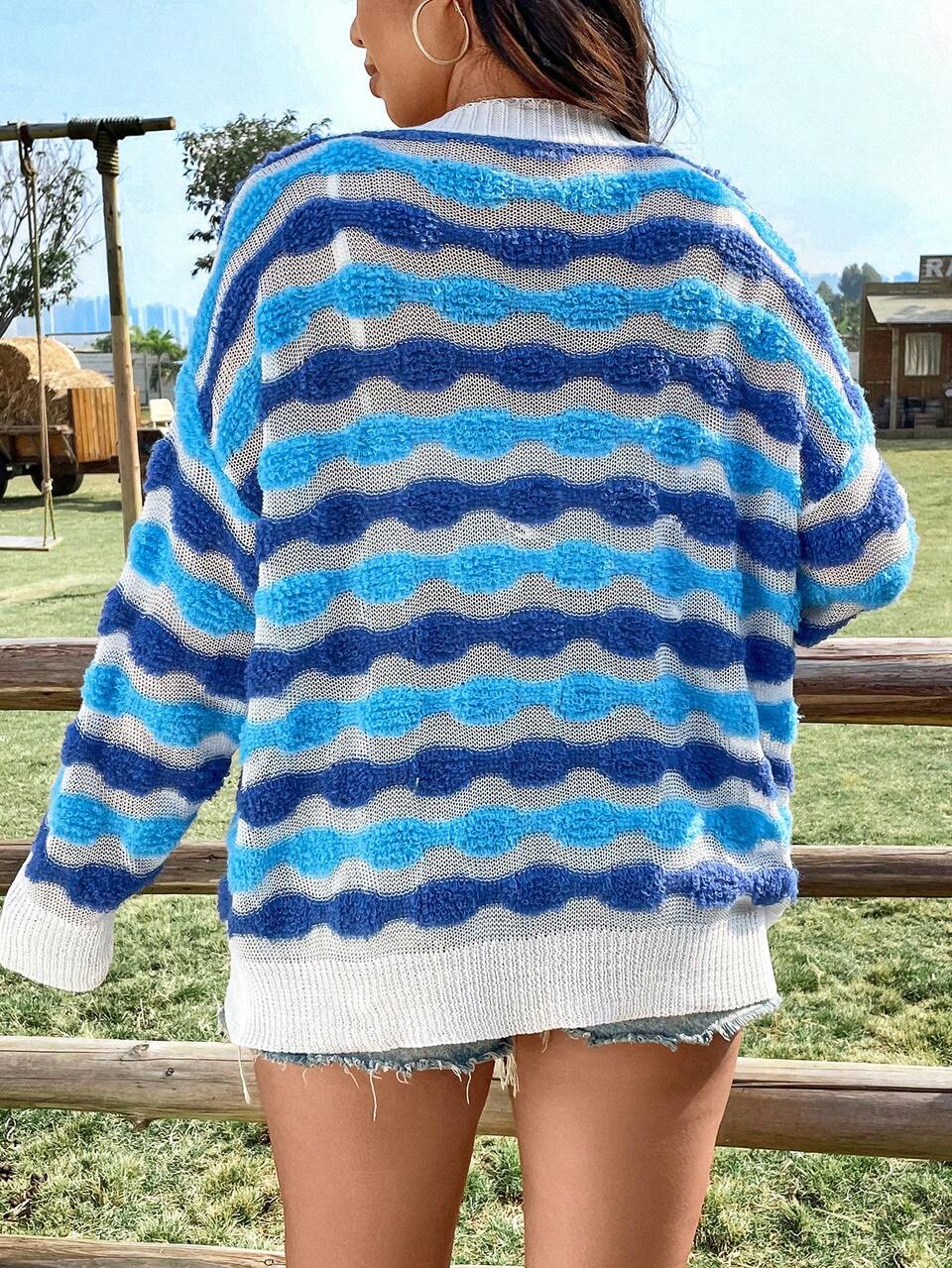Plus Size Women's Contrast Color Textured Knit Cardigan With Unique Design