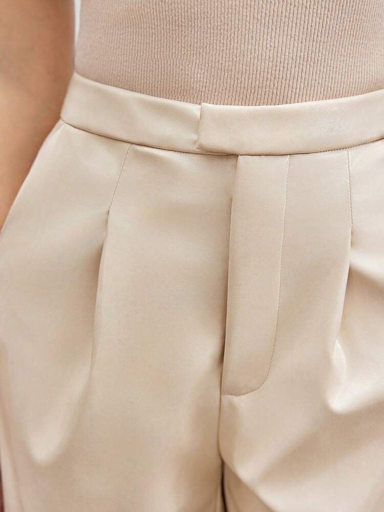 Women's Solid Color Pleated Shorts With Slanted Pockets For Casual Occasions