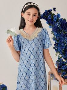 SHEIN Langes Tween-Girl-Kleid mit Fransenverzierung und V-Ausschnitt