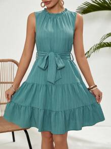 SHEIN VCAY 女性袖子無袖連衣裙,飾有褶邊襬邊和流蘇細節