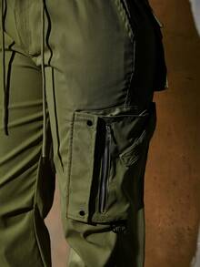 Pantaloni cargo jogger con vita con coulisse, tasche laterali con patta, zip laterali e polsini, stile vintage da strada, casual per uso quotidiano in primavera - Verde militare - Visualizzare 5