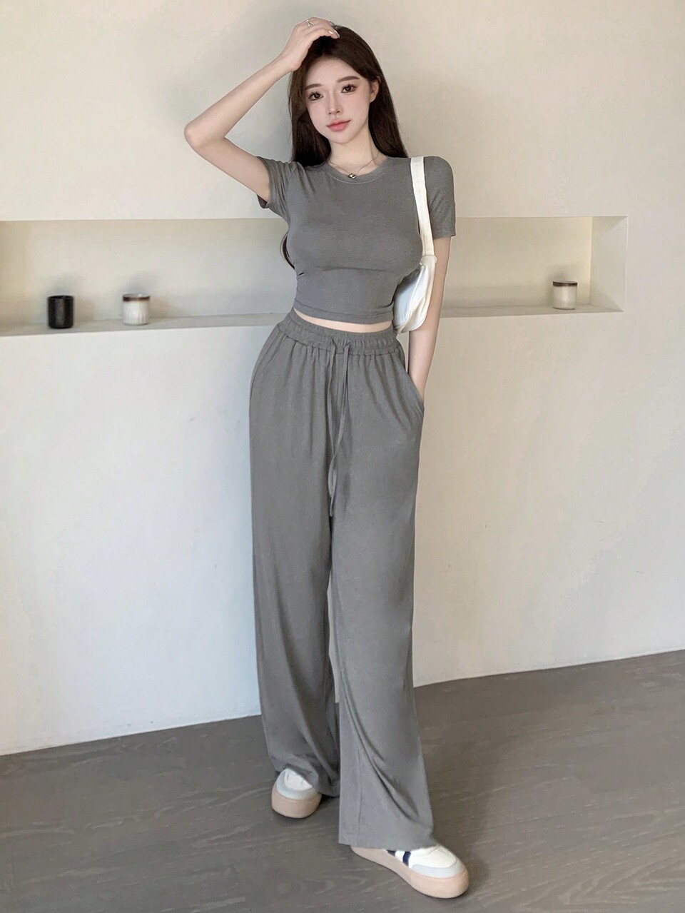 Women's Round Neck Short Sleeve T-Shirt And Pants Two Piece Set Summer Lounge Sets For Women Short Sets For Women