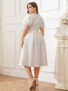 SHEIN Belle Rochie țesătă cu decolteu în U din jacquard, cu pliuri, volane și dantelă decorativă pentru rochie de petrecere pentru femei de dimensiuni mari Rochie de mireasă elegantă, albă, mărime mare - Bej - Vizualizare 3