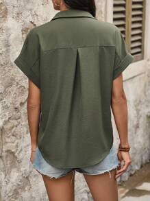 SHEIN Clasi Camisa De Manga Corta De Murciélago Con Bolsillo Frontal - Verde militar - Ver 2