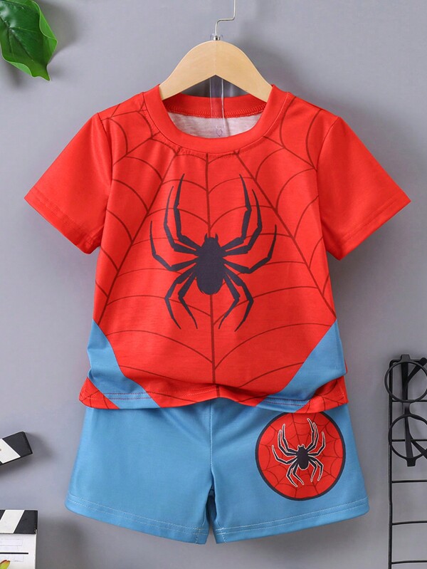 SHEIN 2 Stücke/Set Jungen Spinnenmuster Kurzarm T-Shirt und Shorts Set, rote und blaue Farben, geeignet für Kleine Jungen im Alter von 4-7 Jahren zum Tragen im Sommer. Perfekt für Schule, Partys, Outdoor-Aktivitäten und Sport. Dieses Set zeigt einen gentlemanlike Stil und bringt Mode und Vitalität für Kleine Jungen