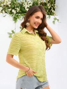 GENKIRA Women's Short Sleeve Shirt With Pocket On The Front - Green - View 3