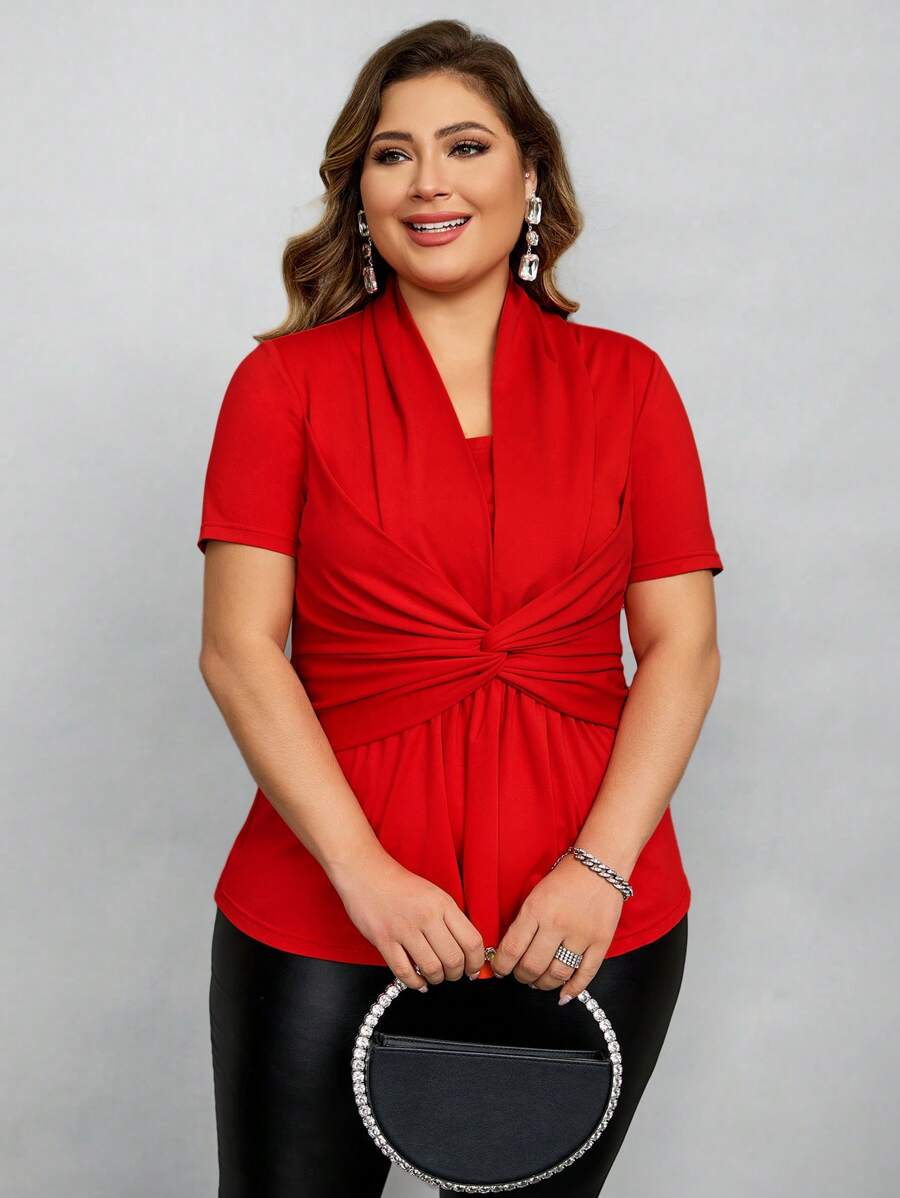 SHEIN Lady 大尺碼扭結細節短袖t卹 - 紅色 - 查看 1