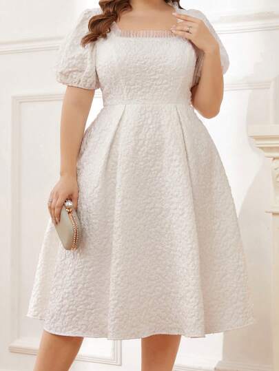SHEIN Belle 编织提花 U 领连衣裙，带褶皱、荷叶边和装饰蕾丝，适合大码女士派对礼服，大码白色优雅新娘礼服