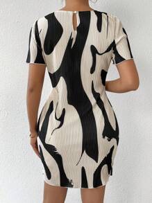 RosyDaze Pleated Texture Floral Pattern Short Sleeve Bodycon Dress