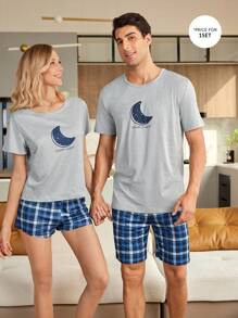 男士月亮印花短袖t卹和格子短褲家居套裝