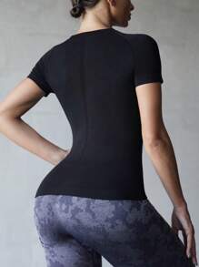 Easithlete Women's Solid Color Raglan Short Sleeve Seamless Sports T-Shirt - Black - View 2