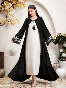 Al Najma Women's Patchwork Plant Print Flare Sleeve Modest Full Length Long Sleeve Abaya Dress, Fashion Abaya For Casual/Festival/Gathering/Travel - Black - View 2