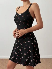 蕾丝边花卉印花吊带睡衣睡裙