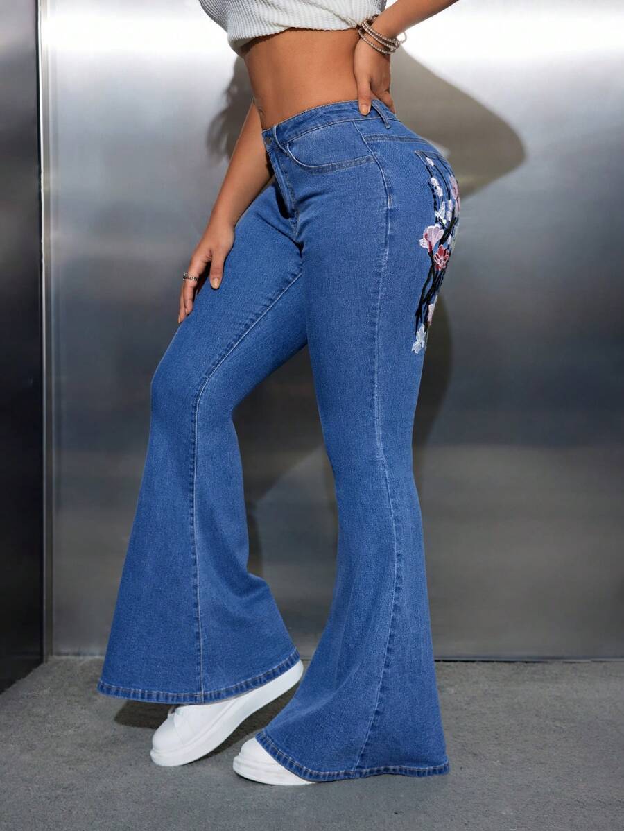 SHEIN SXY Jeans Acampanados De Bordado Floral Para Mujeres