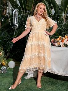 Simplee Rochie de contrast cu plasă brodata cu flori mari - alb - Vizualizare 3