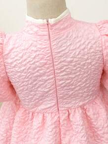 SHEIN Robe D'été Texturée À Col Montant Pour Jeunes Filles, Manches Bouffantes Boutonnées, Manches Courtes Avec Fermeture Éclair Au Dos