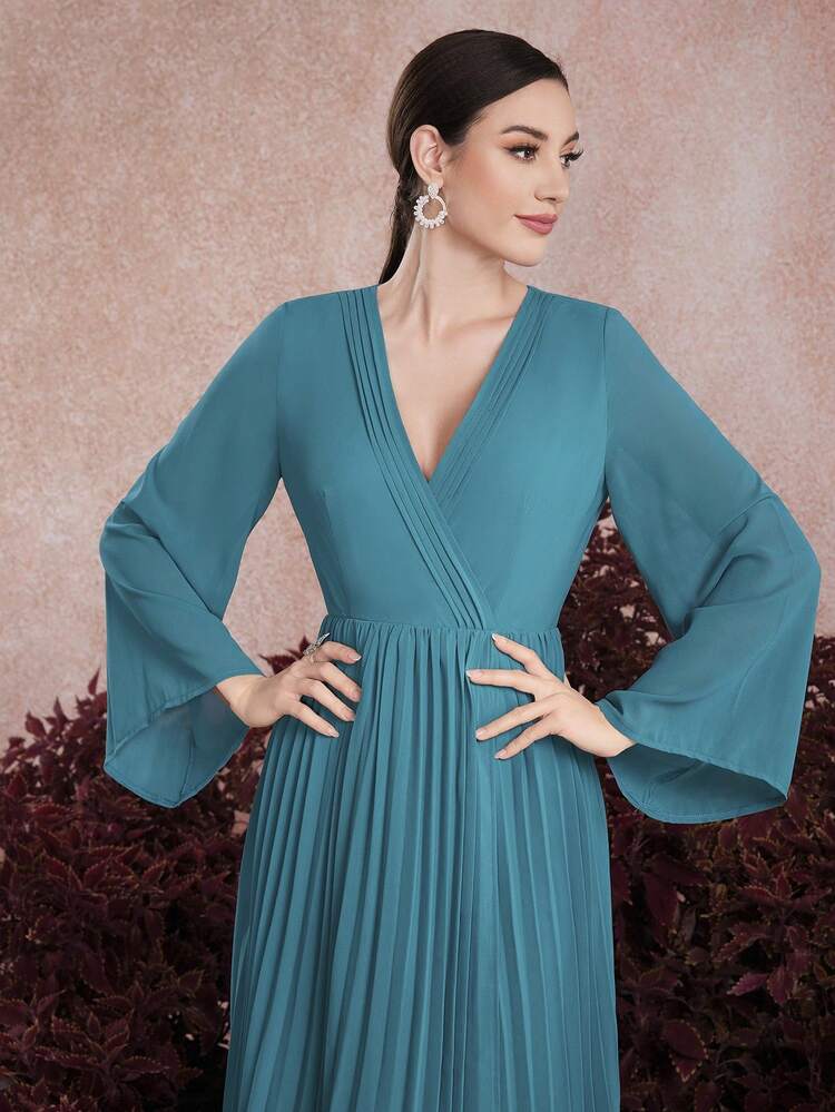 Women's Flared Sleeve Pleated Dress