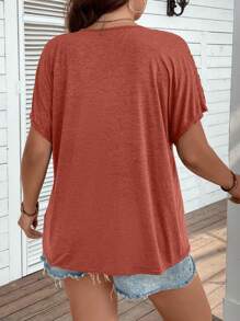 SHEIN LUNE 大尺碼女士蕾絲拼接v領t恤衫 - 亮橙色 - 查看 2