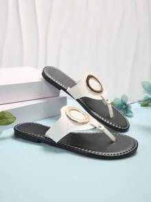 圆头平底拖鞋，配金属扣和人字拖，适合日常和户外海滩穿着 - 棕色 - 查看 6