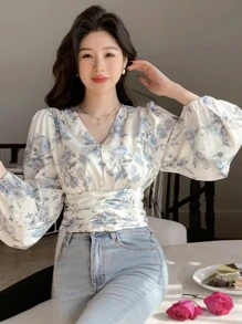 DAZY Women's Floral Print V-Neck Short Puff Sleeve Cropped Shirt With Waist-Cinching