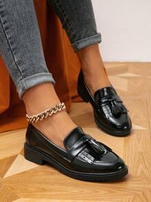 Minimalist Fringe Decor Loafer Flats