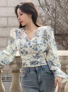 DAZY Women's Floral Print V-Neck Short Puff Sleeve Cropped Shirt With Waist-Cinching