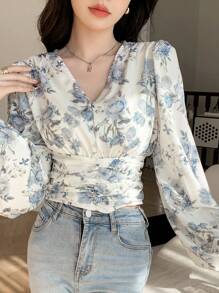 DAZY Women's Floral Print V-Neck Short Puff Sleeve Cropped Shirt With Waist-Cinching