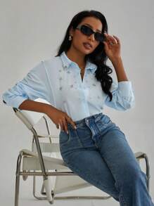 Aveloria Modichic 女士长袖衬衫，钻石装饰，优雅商务休闲女士纽扣衬衫，女士秋季服装 - 淺藍色 - 查看 4