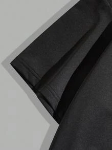 Manfinity ZONE917 Men Spider Print Round Neck Short Sleeve T-Shirt, Fashion, For Going Out, Boxing Tee, For Husband, Spider Shirt, Red Spider Shirt, Graphic Tees