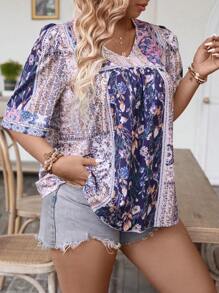 SHEIN Holidaya 大尺碼全印花v領上衣 - 彩色 - 查看 5