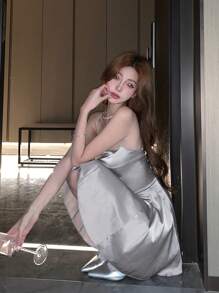 DAZY 女款純色交叉繫帶露背細肩帶連身裙 - 銀色 - 查看 4