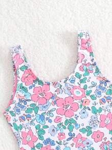 Baby Girl Random Printed Swimsuit With Bowknot Decoration And Ruffled Hem, One-Piece