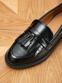 Minimalist Fringe Decor Loafer Flats
