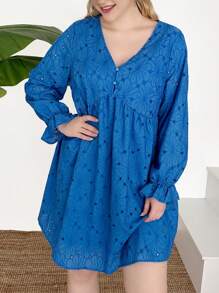 SHEIN Frenchy 大尺碼女裝v領荷葉邊刺繡洋裝 - 藍色 - 查看 3