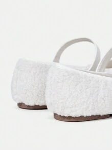 SheIn MOD Chaussures Plates Blanches Et Fourrées Pour Femmes