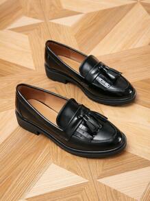 Minimalist Fringe Decor Loafer Flats