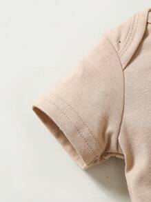 SHEIN Newborn Baby Boy's Summer Outfit Set, Including 5 Items: Short Sleeve Bodysuit, Printed Pants, Hat, Drool Bib And Gloves, With Adorable Bear Print, Knitted, Skin-Friendly And Comfortable - Khaki - View 8