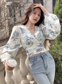 DAZY Women's Floral Print V-Neck Short Puff Sleeve Cropped Shirt With Waist-Cinching