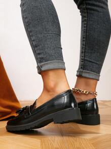 Minimalist Fringe Decor Loafer Flats