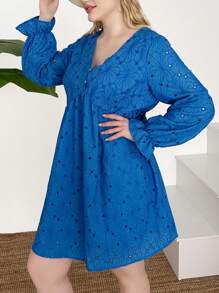 SHEIN Frenchy 大尺碼女裝v領荷葉邊刺繡洋裝 - 藍色 - 查看 2