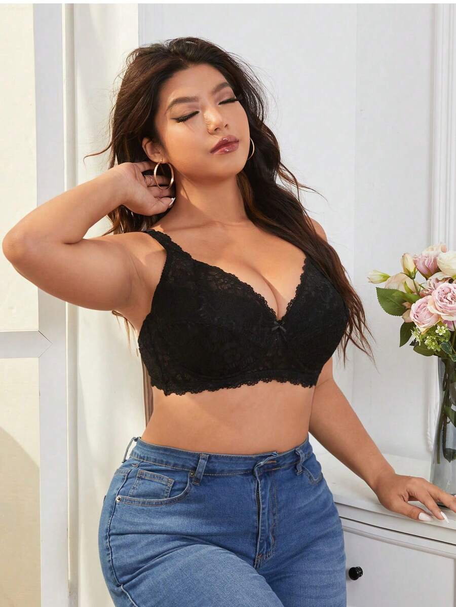 Plus Size Lace Bra With Underwire - Black - View 1