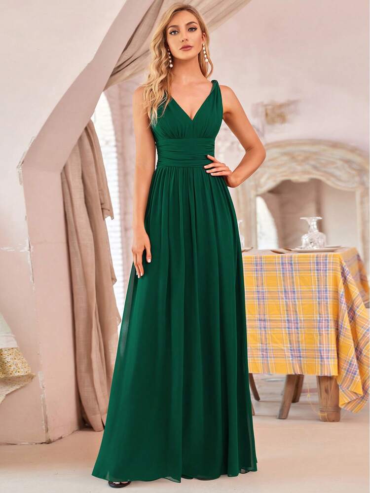 EVERPRETTY Elegant Chiffon V-Neck Sleeveless Ruched Long Emerald Green Bridesmaid Dress, Suitable For Spring/Summer Wedding Guests, Graduation Ceremonies, Vacation