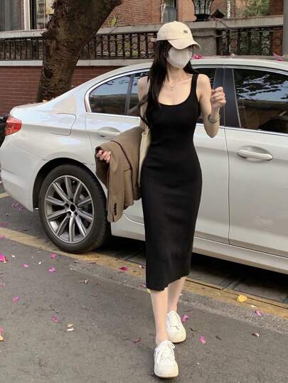 U 领无袖纯色修身针织连衣裙，春夏休闲